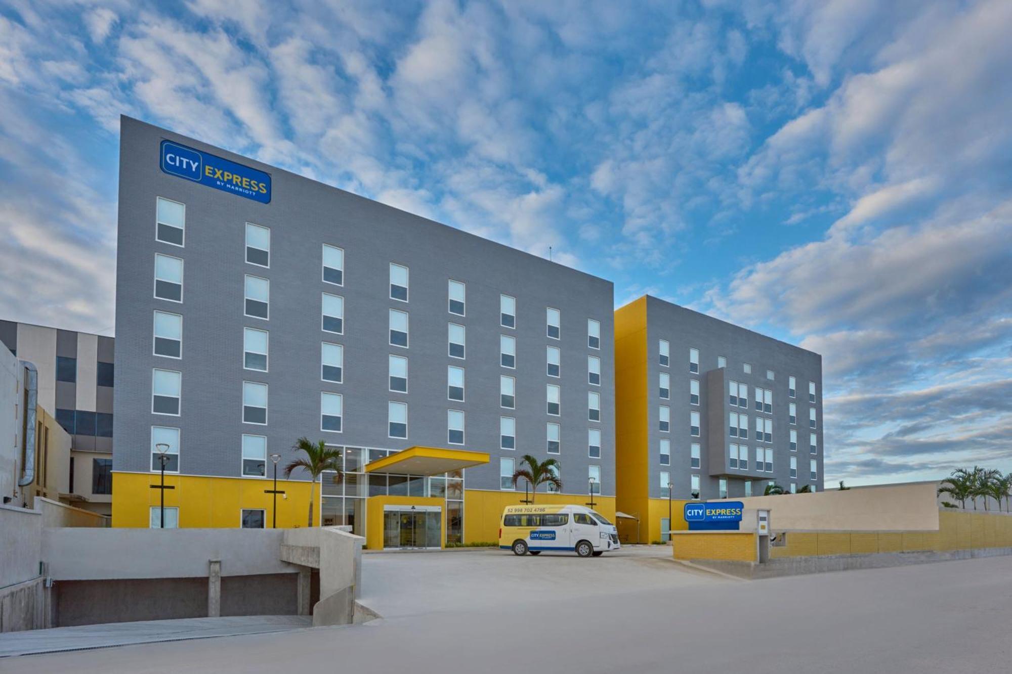 City Express By Marriott Cancun Aeropuerto Alfredo V. Bonfil Extérieur photo